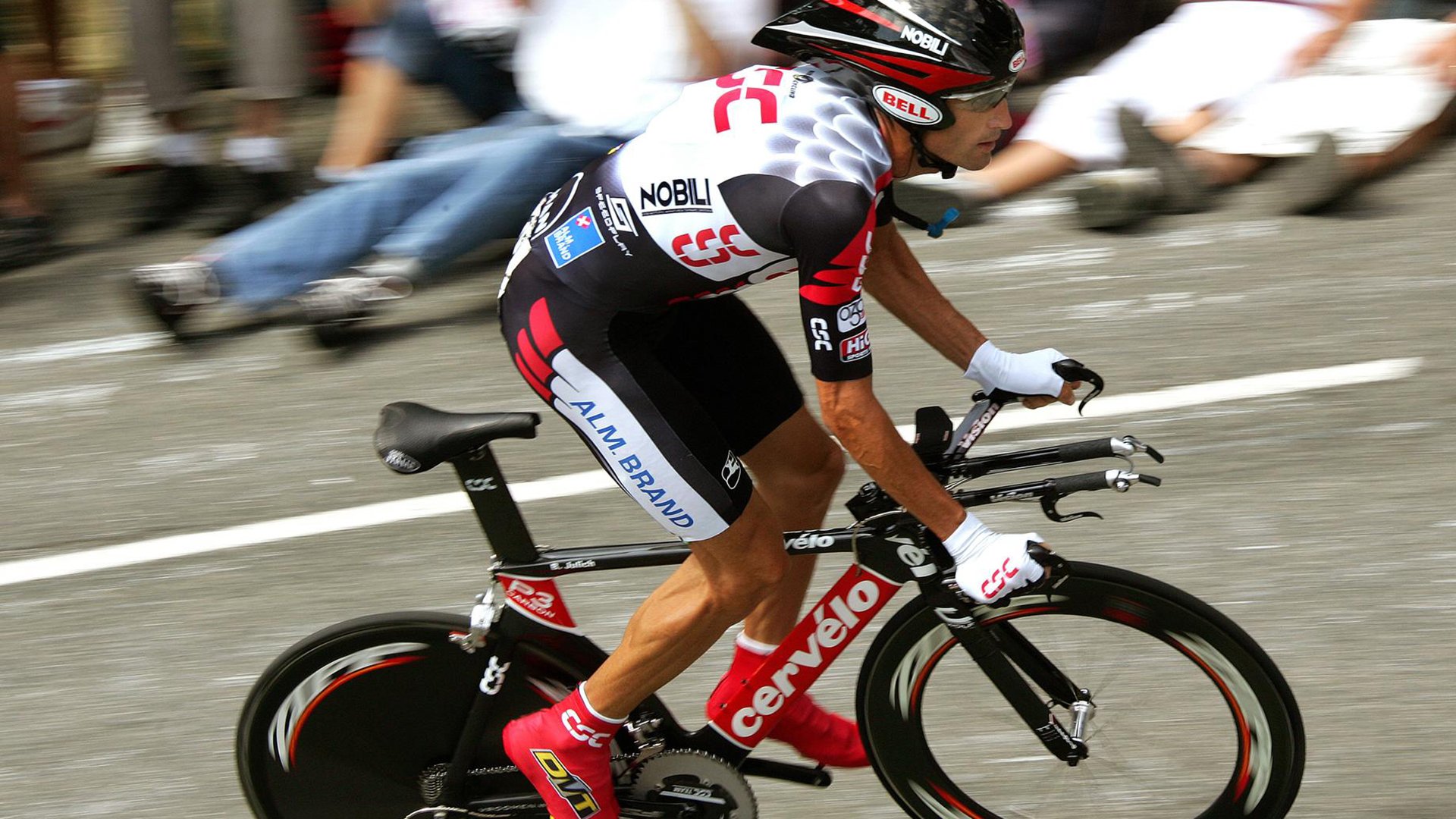 全国轮滑马拉松挑战赛在青岛举行，轮滑马拉松全程录像